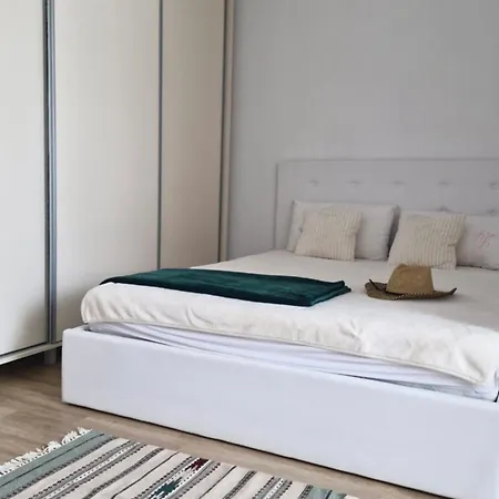 Apartament * בוקרשט